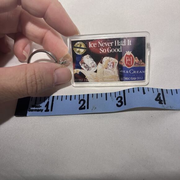 1997 E&J Cask & Cream Brandy Liqueur Keychain “Ice Never Had It So Good” Promo - Picture 2 of 5
